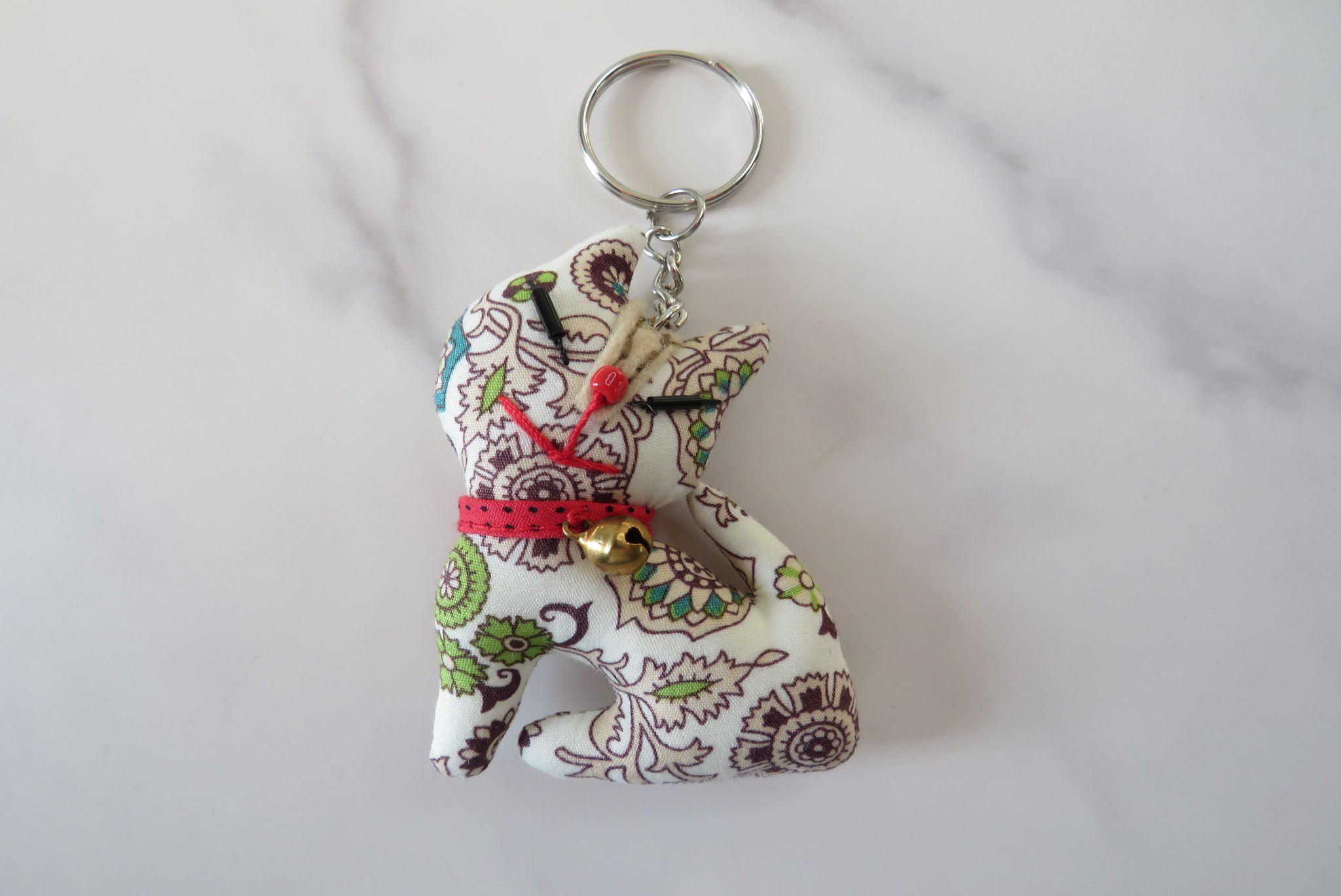 patterned fabic white cat eyring