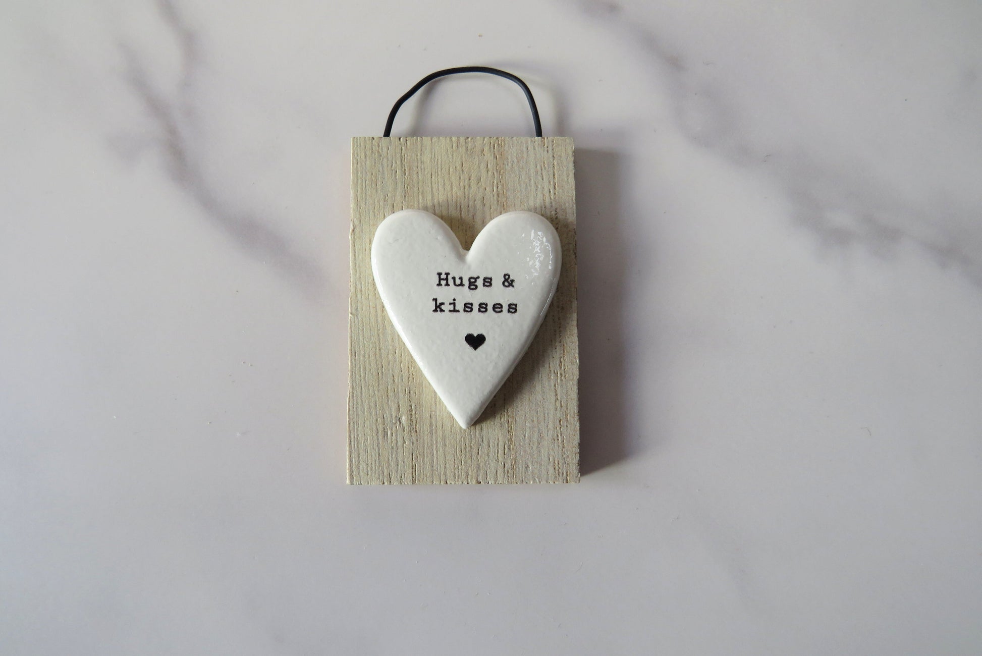 hugs & kisses hanging heart plaque